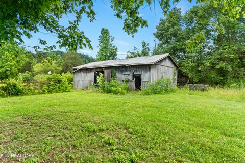 Single Family Residence in Maryville TN 6744/ 6742 Garland Rd 22.jpg