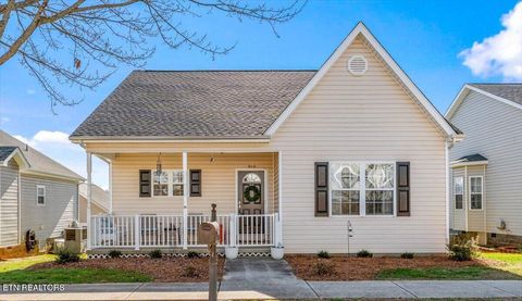 Photo of 612 Stratford Ave, Sweetwater, TN 37874 (MLS # 1330201)