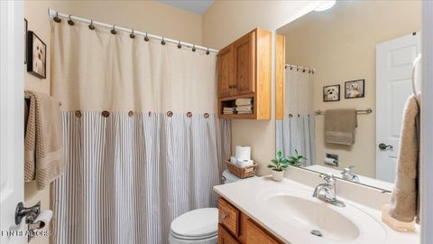 Tiny photo for 612 Stratford Ave, Sweetwater, TN 37874 (MLS # 1330201)