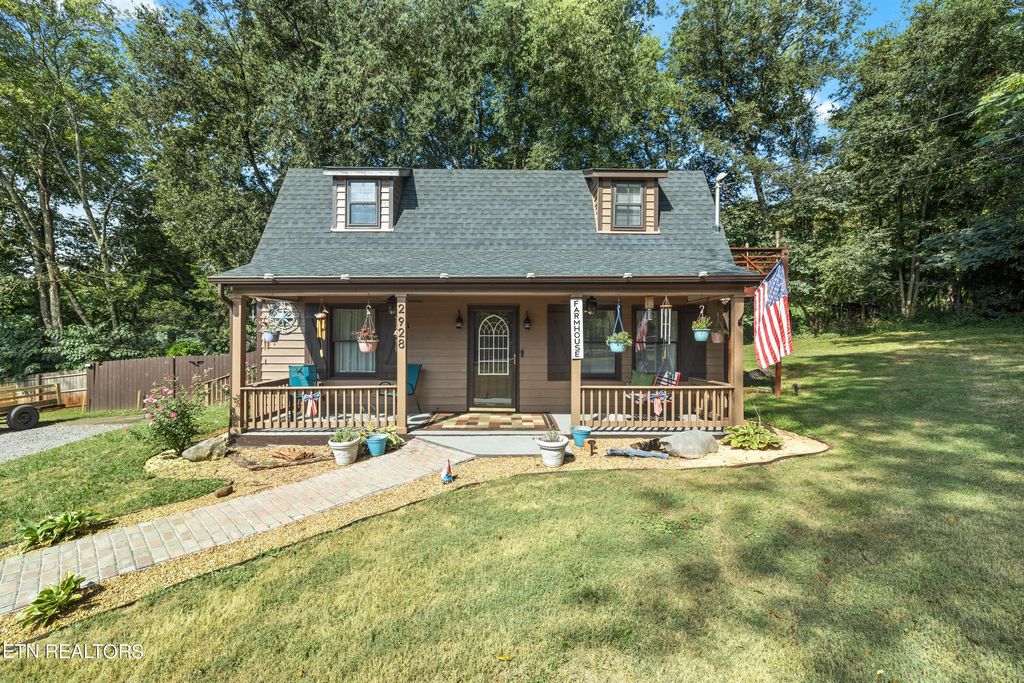 Photo of 2928 Bluegrass Lane, Strawberry Plains, TN 37871 (MLS # 1238031)