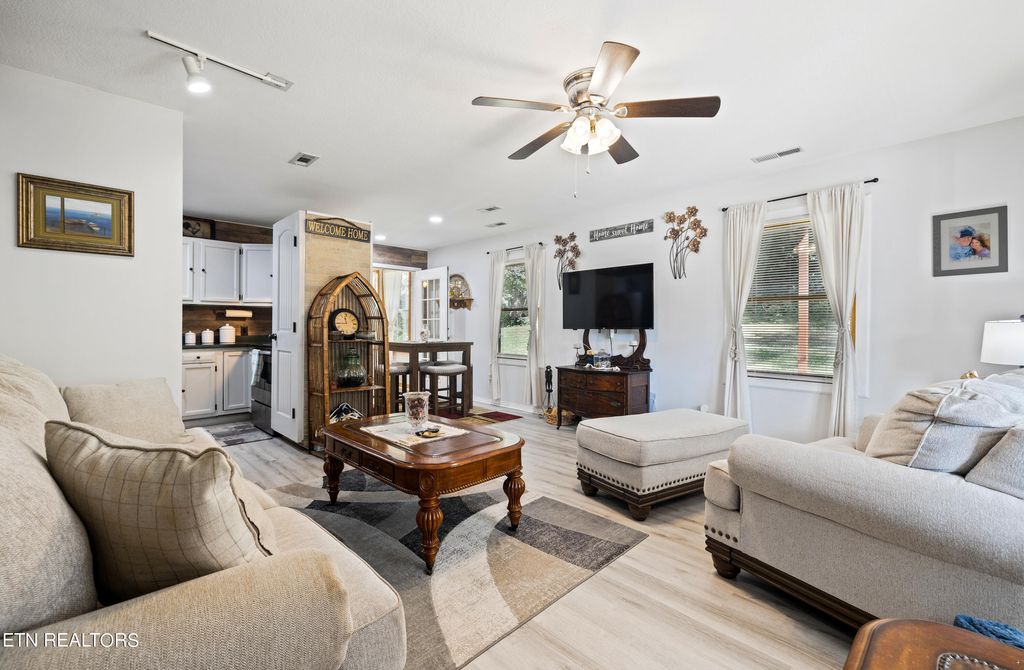 Photo of 2928 Bluegrass Lane, Strawberry Plains, TN 37871 (MLS # 1238031)