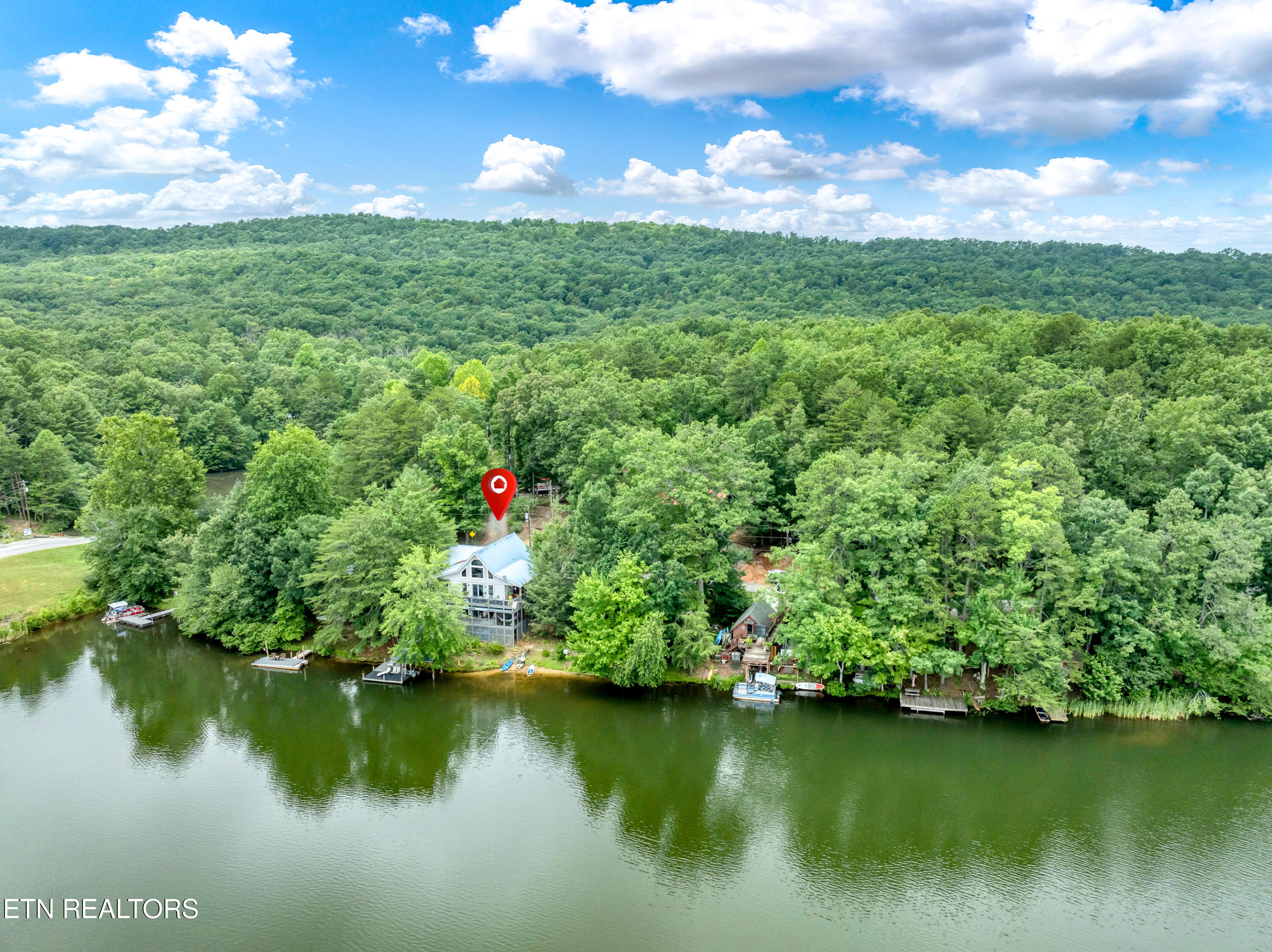 5719 Lakeshore Drive