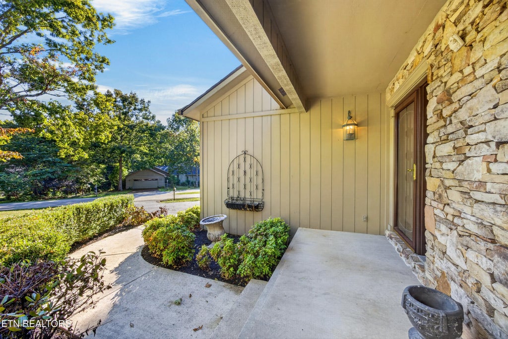 Photo of 40 Kingsboro Lane, Crossville, TN 38558 (MLS # 1358157)