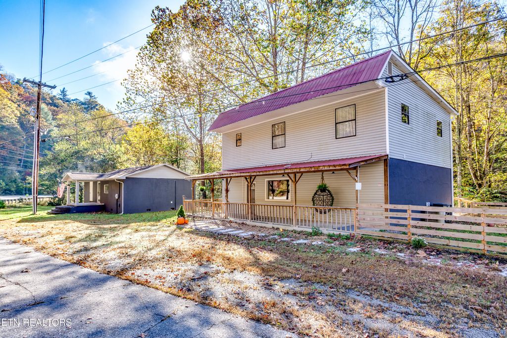 Photo of 643 Airport Rd, Oakdale, TN 37829 (MLS # 1319475)