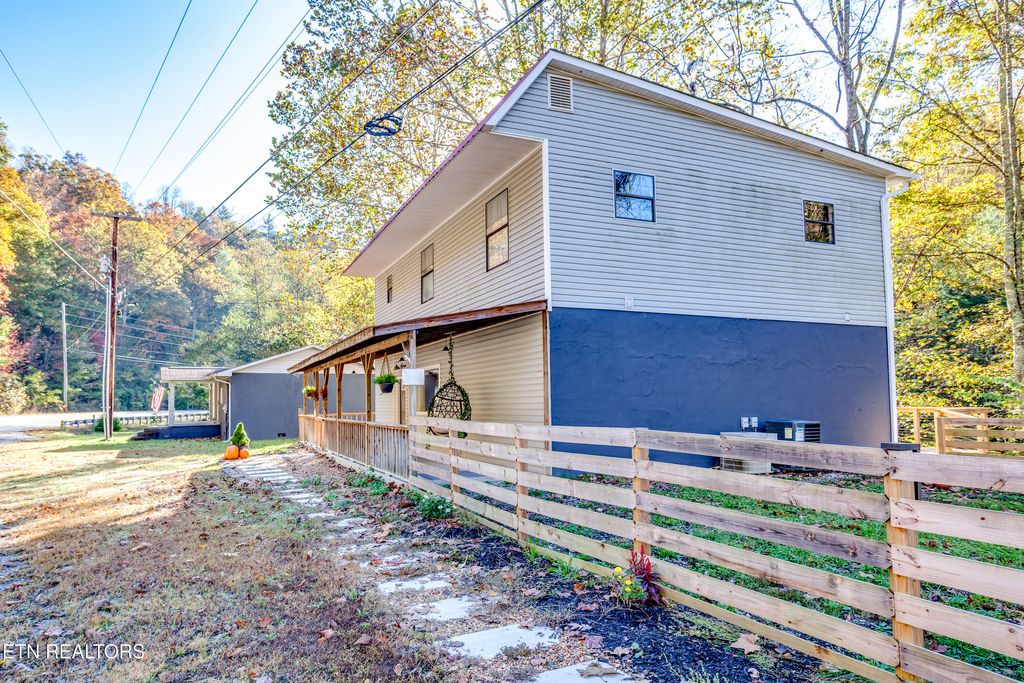 Photo of 643 Airport Rd, Oakdale, TN 37829 (MLS # 1319475)