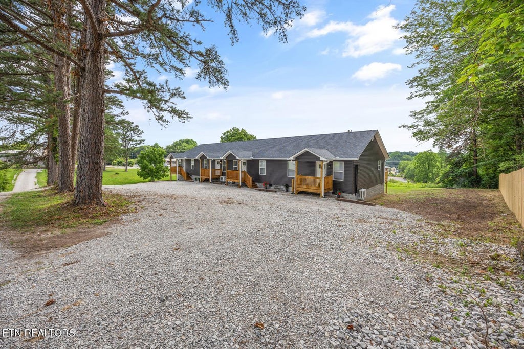 Photo of 110 Gunter Cemetery Lane, Jamestown, TN 38556 (MLS # 1356288)