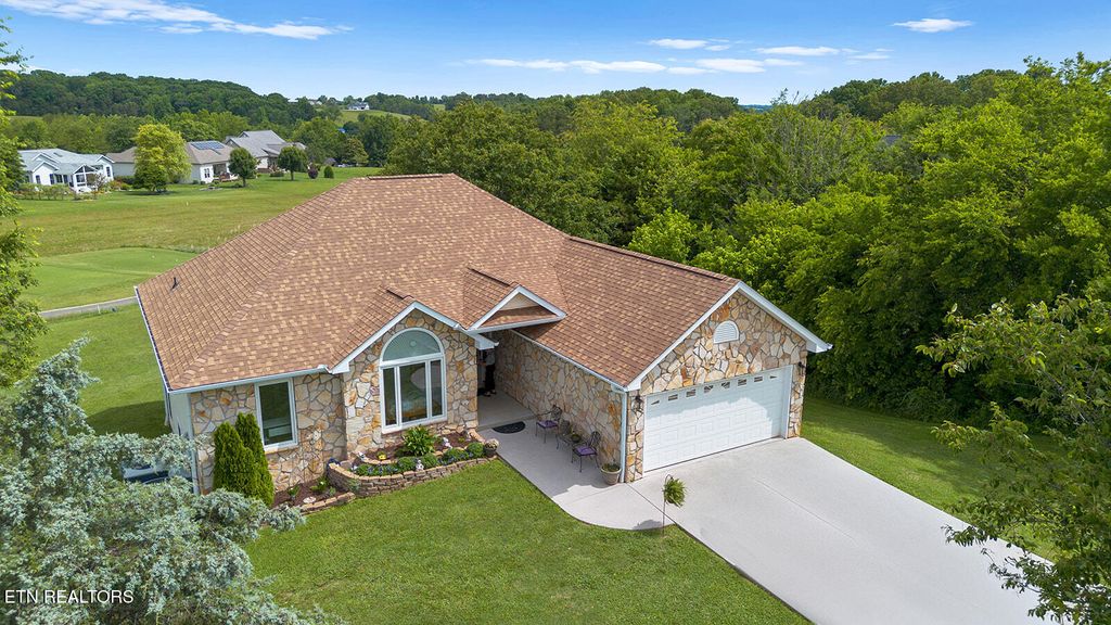 Photo of 407 Kahite Tr, Vonore, TN 37885 (MLS # 1301606)