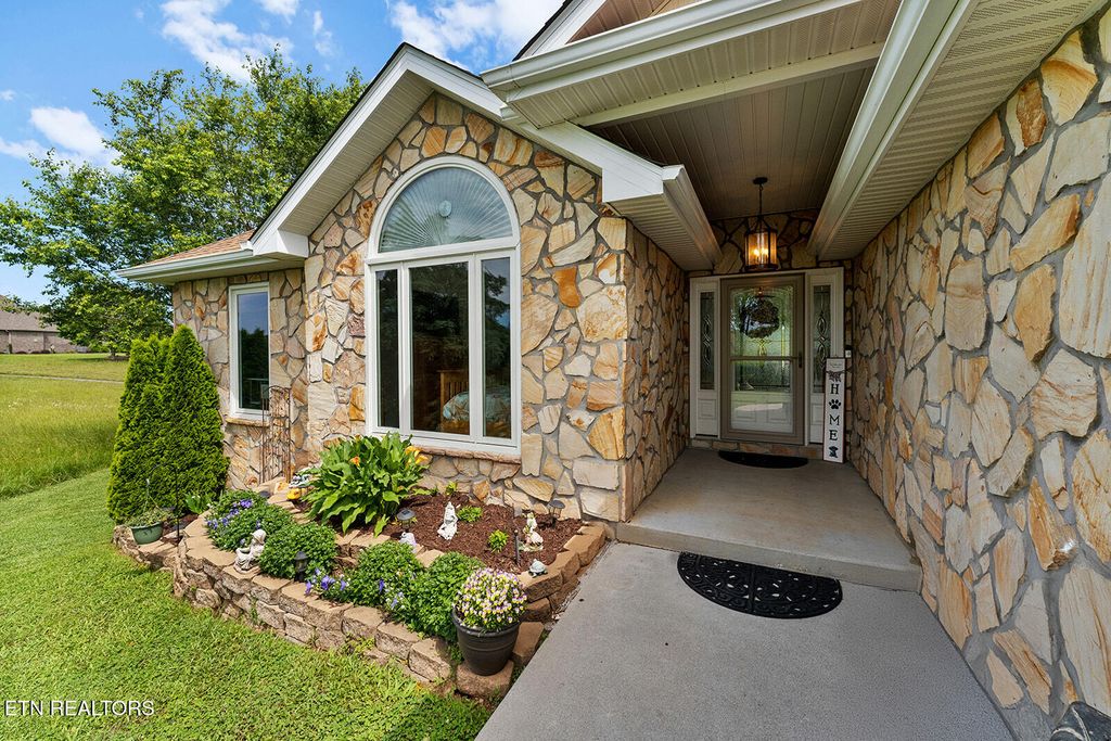 Photo of 407 Kahite Tr, Vonore, TN 37885 (MLS # 1301606)