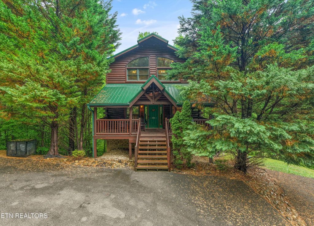 Photo of 1915 Elk Springs Way, Gatlinburg, TN 37738 (MLS # 1342106)