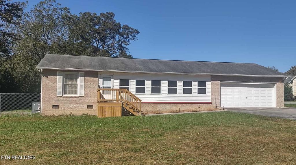 Photo of 530 Back Valley Rd, Oliver Springs, TN 37840 (MLS # 1321480)