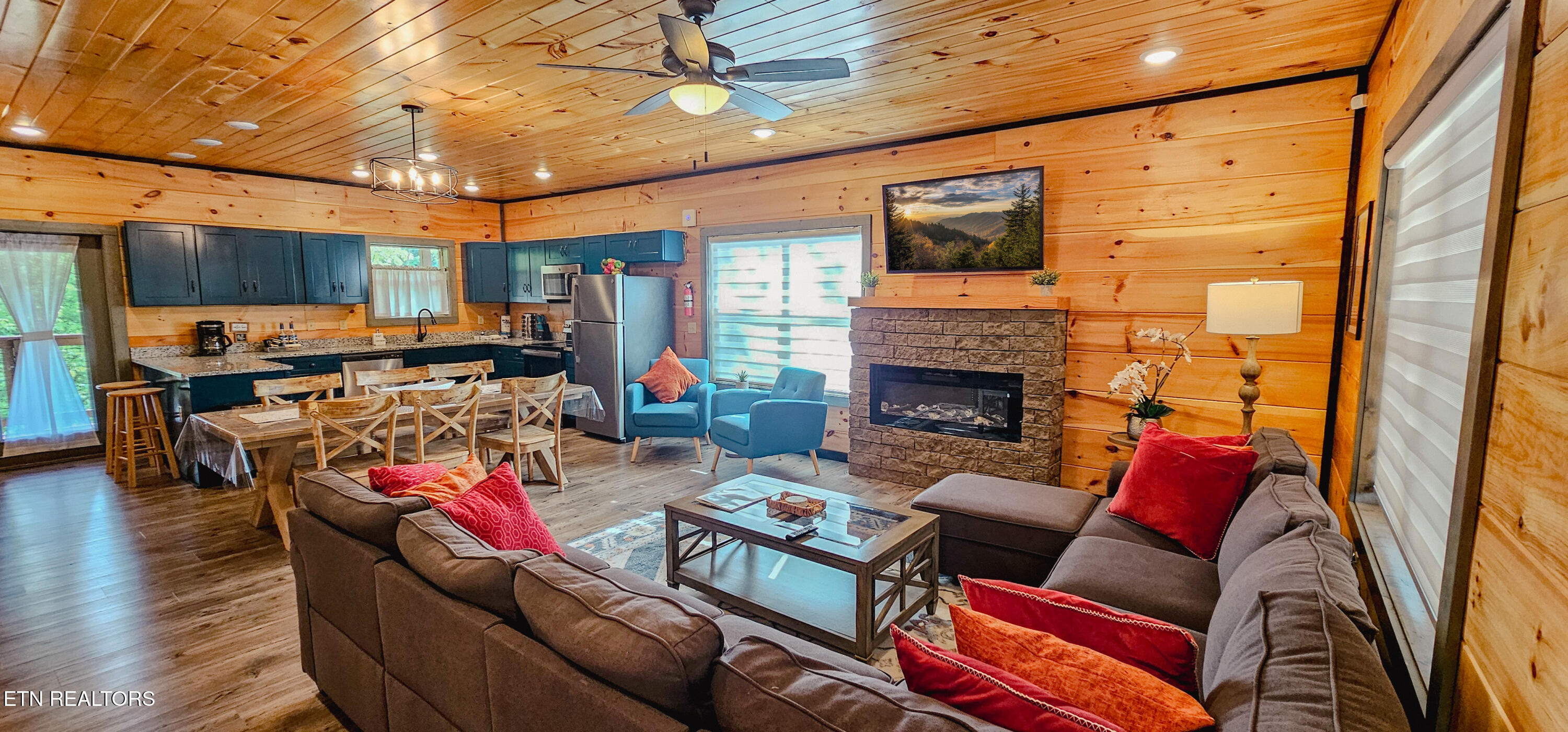 1531 Bear Valley Rd