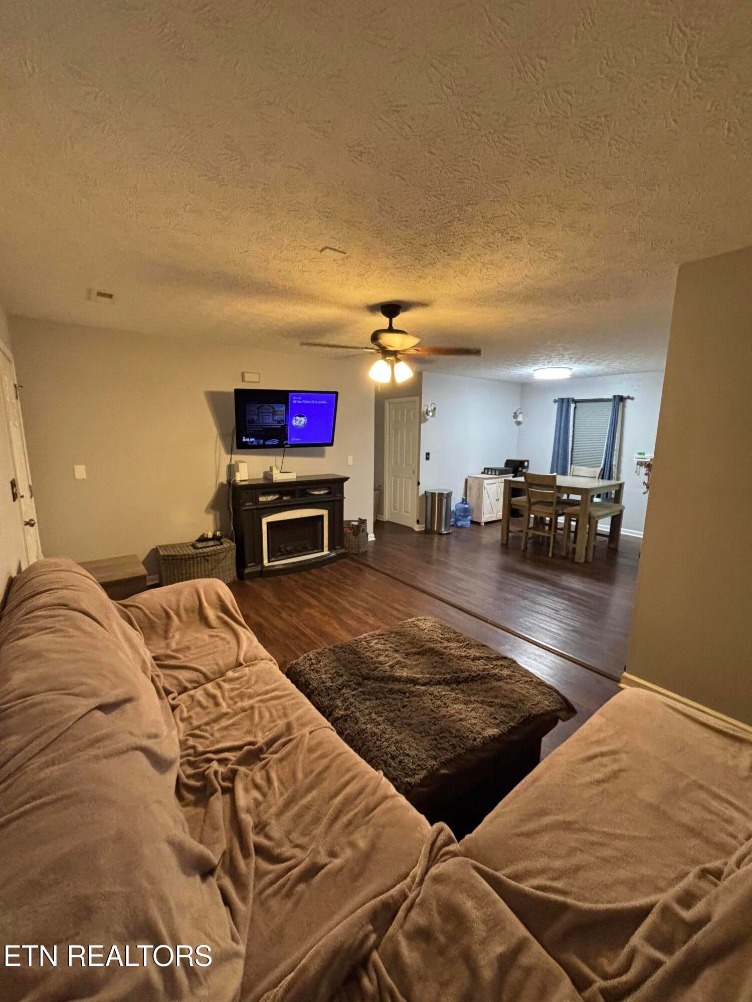 9851 Heiskell Rd