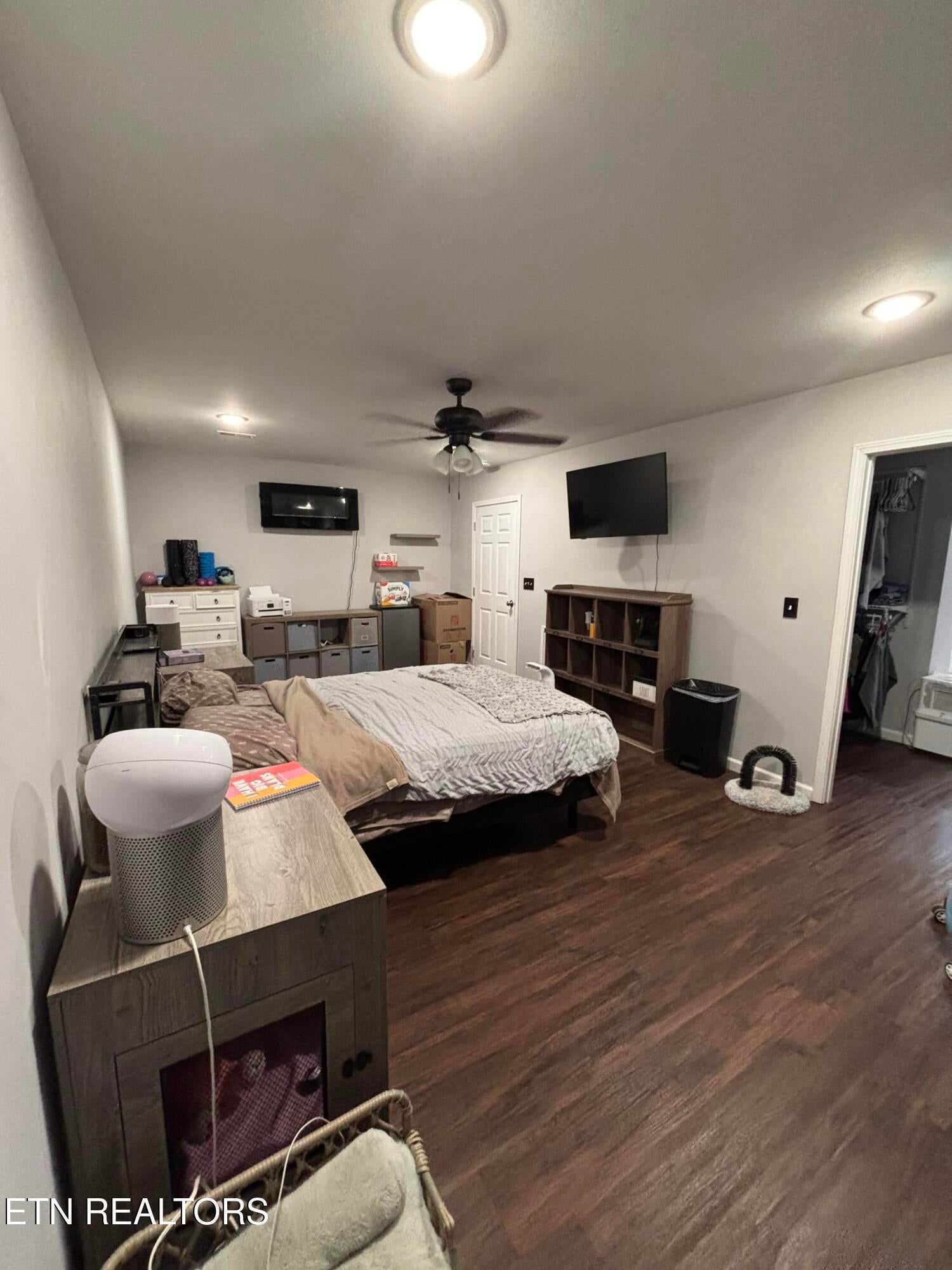 9851 Heiskell Rd