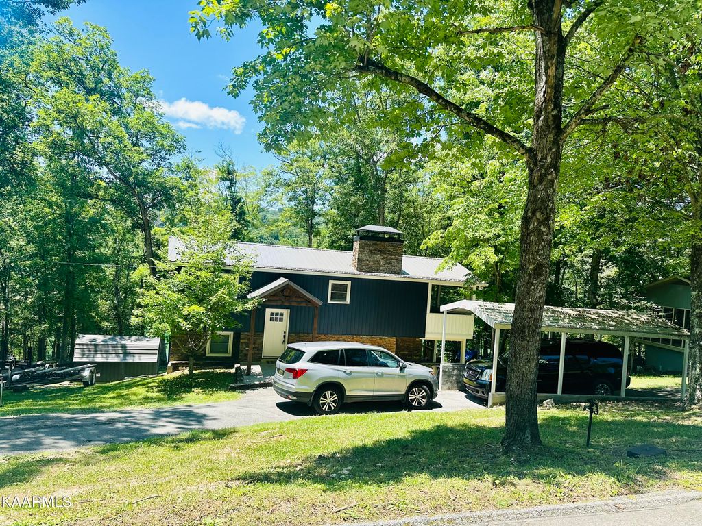 Photo of 450 CAPE NORRIS Rd, New Tazewell, TN 37825 (MLS # 1232993)