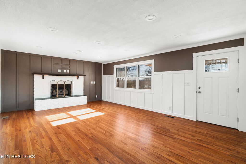 Photo of 608 Mountain View Drive, Seymour, TN 37865 (MLS # 1327940)