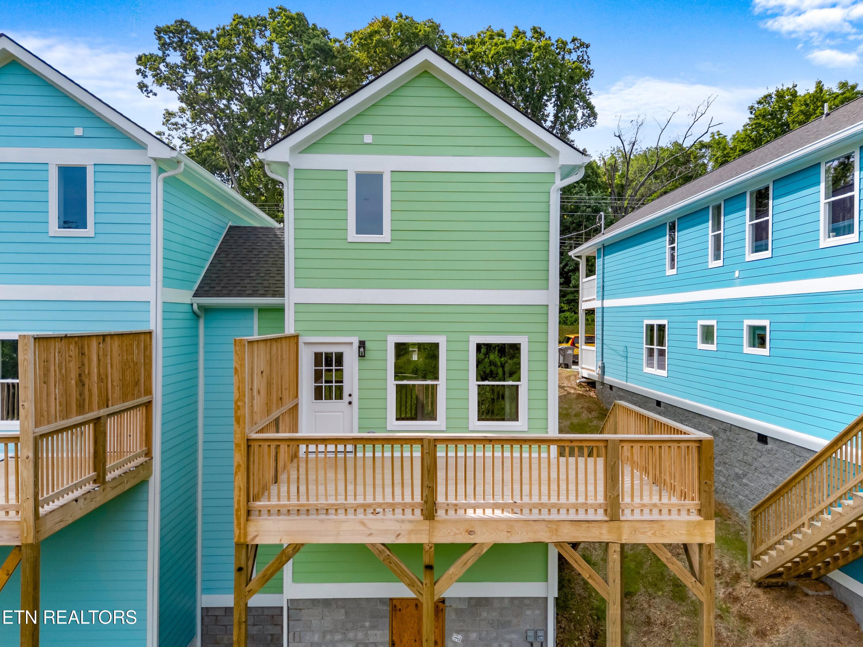 274A W Main St
