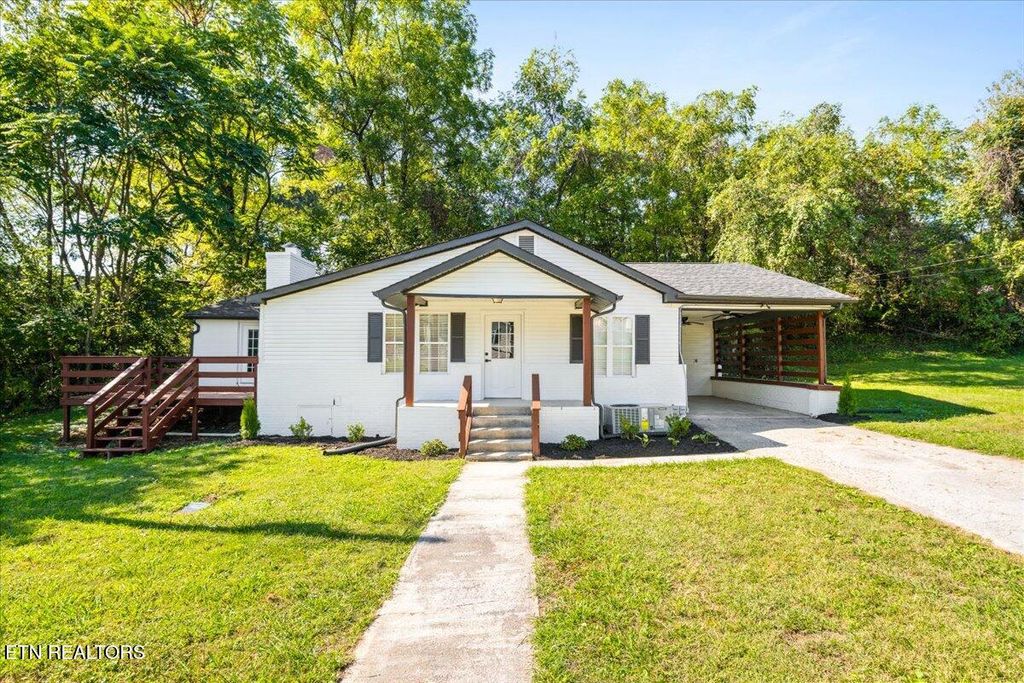 Photo of 307 N 21st St, LaFollette, TN 37766 (MLS # 1318112)