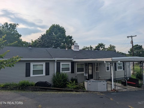Photo of 341 Vermont Ave, Oak Ridge, TN 37830 (MLS # 1357312)