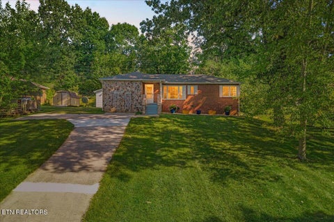 Tiny photo for 2634 May Ave, Maryville, TN 37804 (MLS # 1355773)
