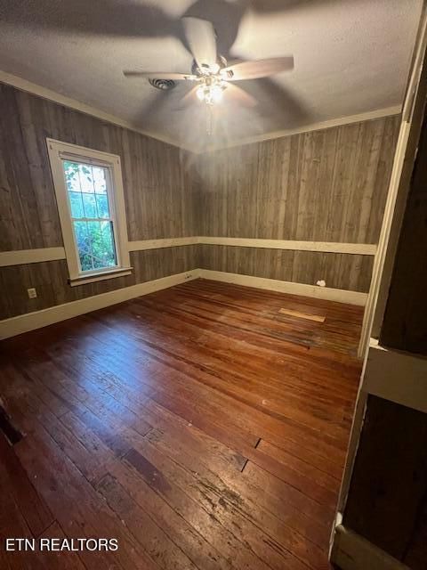 Tiny photo for 1608 Tennessee 116, Caryville, TN 37714 (MLS # 1338069)