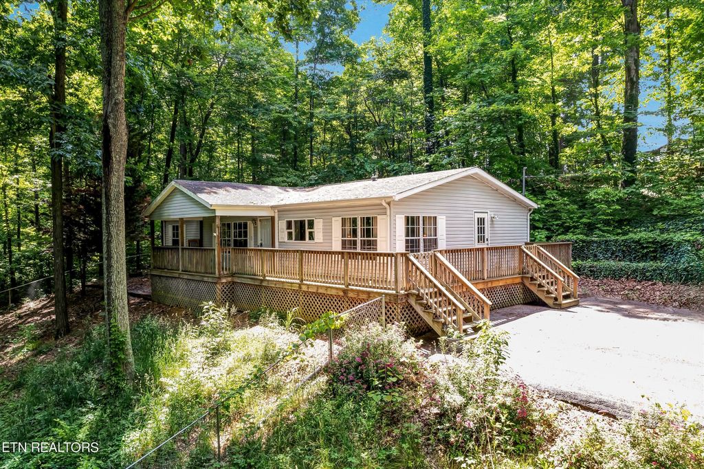 Photo of 542 Ronald Drive, Strawberry Plains, TN 37871 (MLS # 1263909)