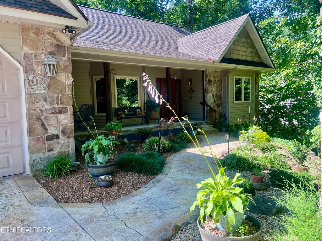 Photo of 150 Mountain View Drive, Crossville, TN 38558 (MLS # 1313969)