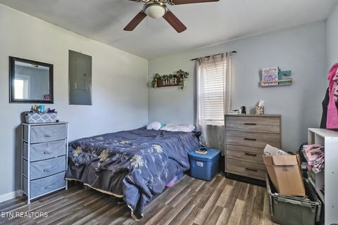 Tiny photo for 914 Renfro Rd, Harriman, TN 37748 (MLS # 1318833)