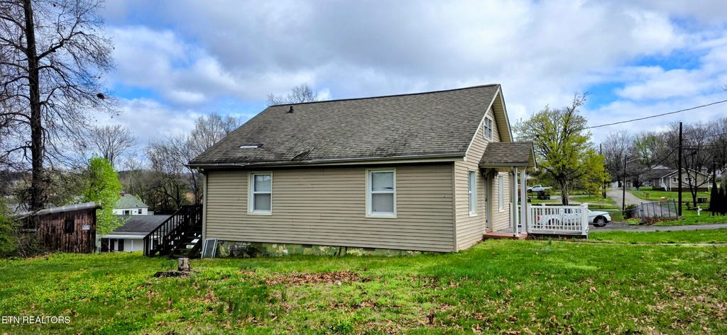 Photo of 2525 Edgewood Ave, Knoxville, TN 37917 (MLS # 1332456)