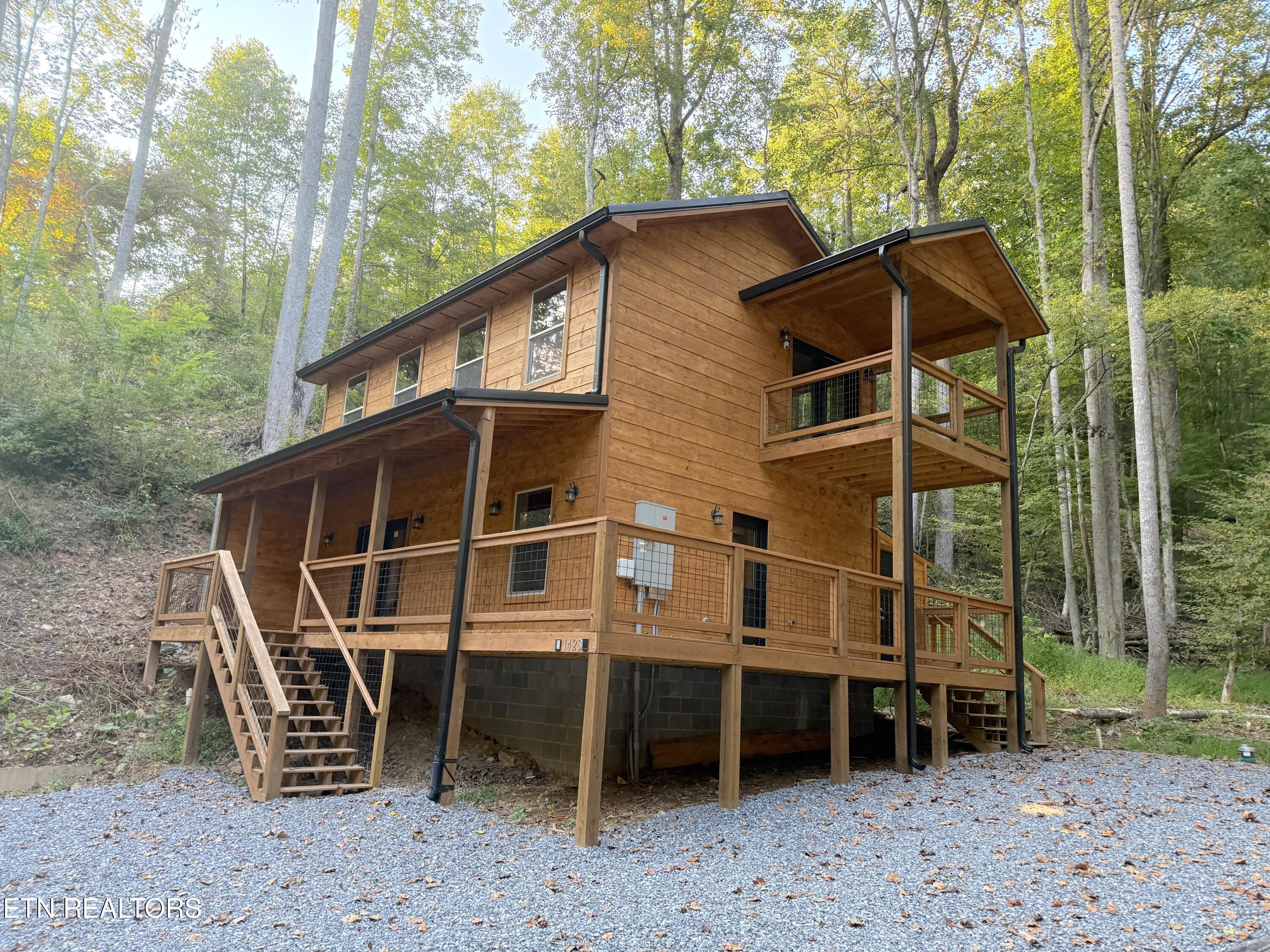 1423 School House Gap Rd