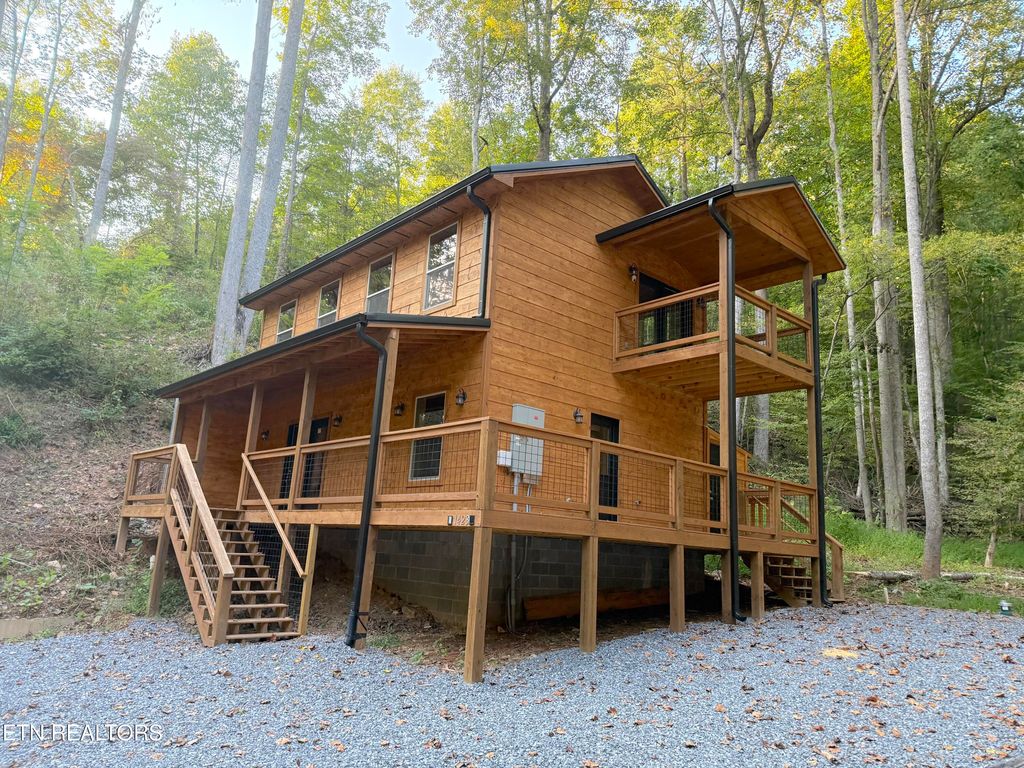 Photo of 1423 School House Gap Rd, Sevierville, TN 37876 (MLS # 1315105)