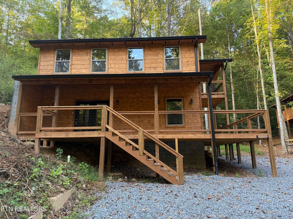 Photo of 1423 School House Gap Rd, Sevierville, TN 37876 (MLS # 1315105)