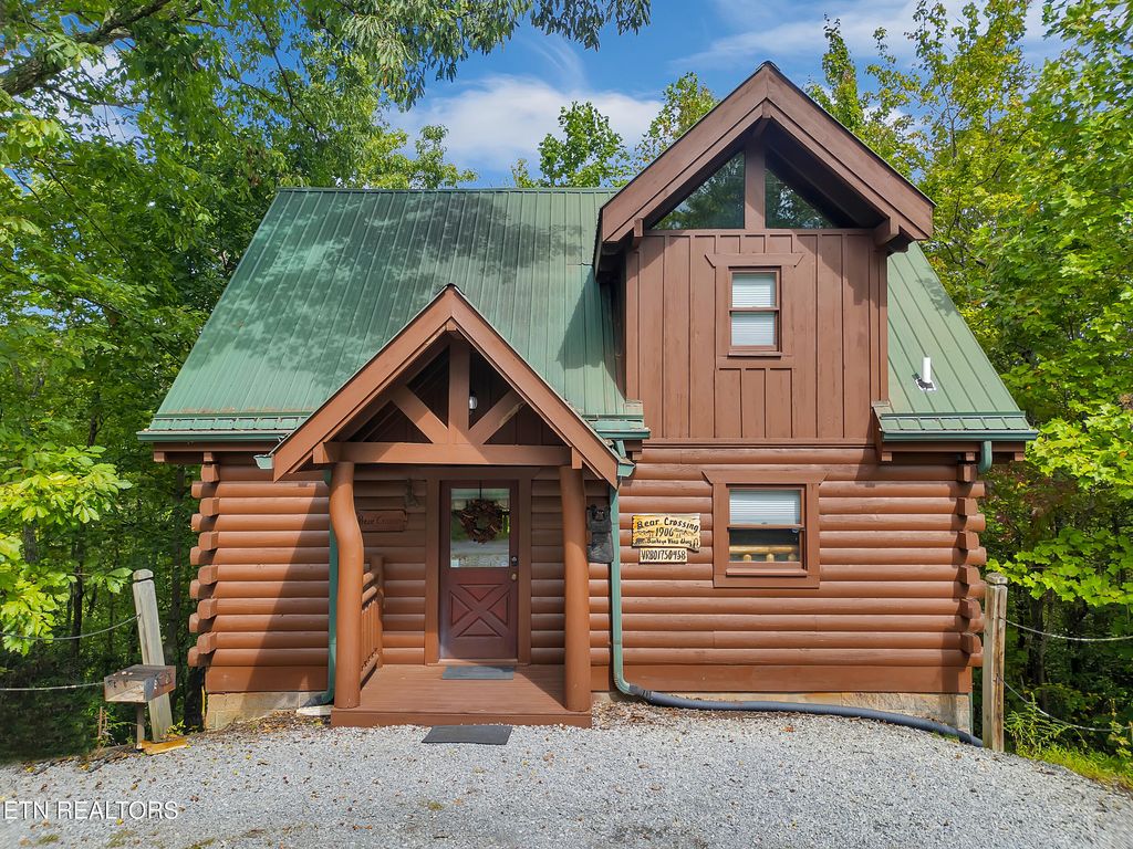 Photo of 1906 Buckeye View Way, Sevierville, TN 37876 (MLS # 1316943)
