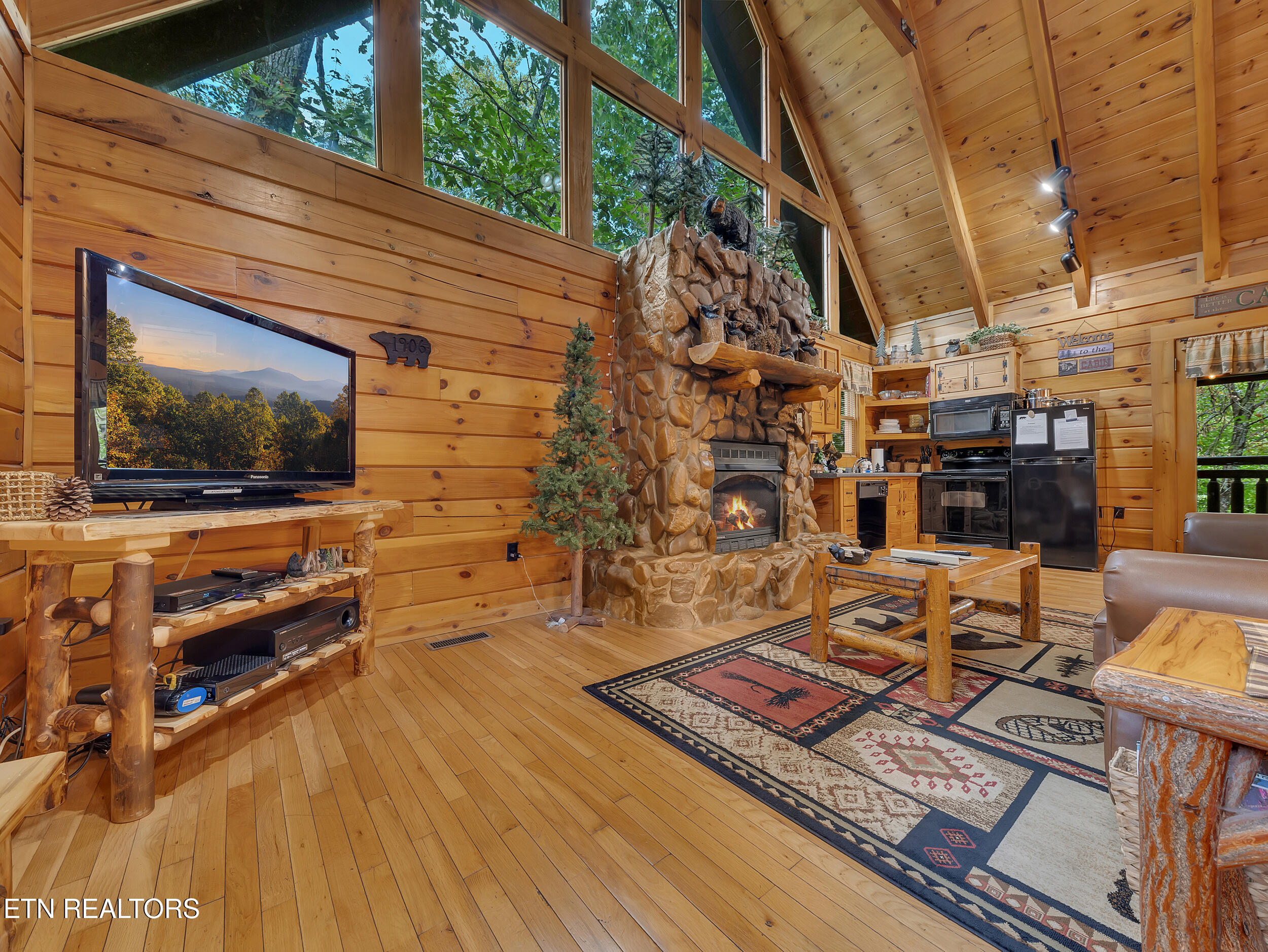 1906 Buckeye View Way