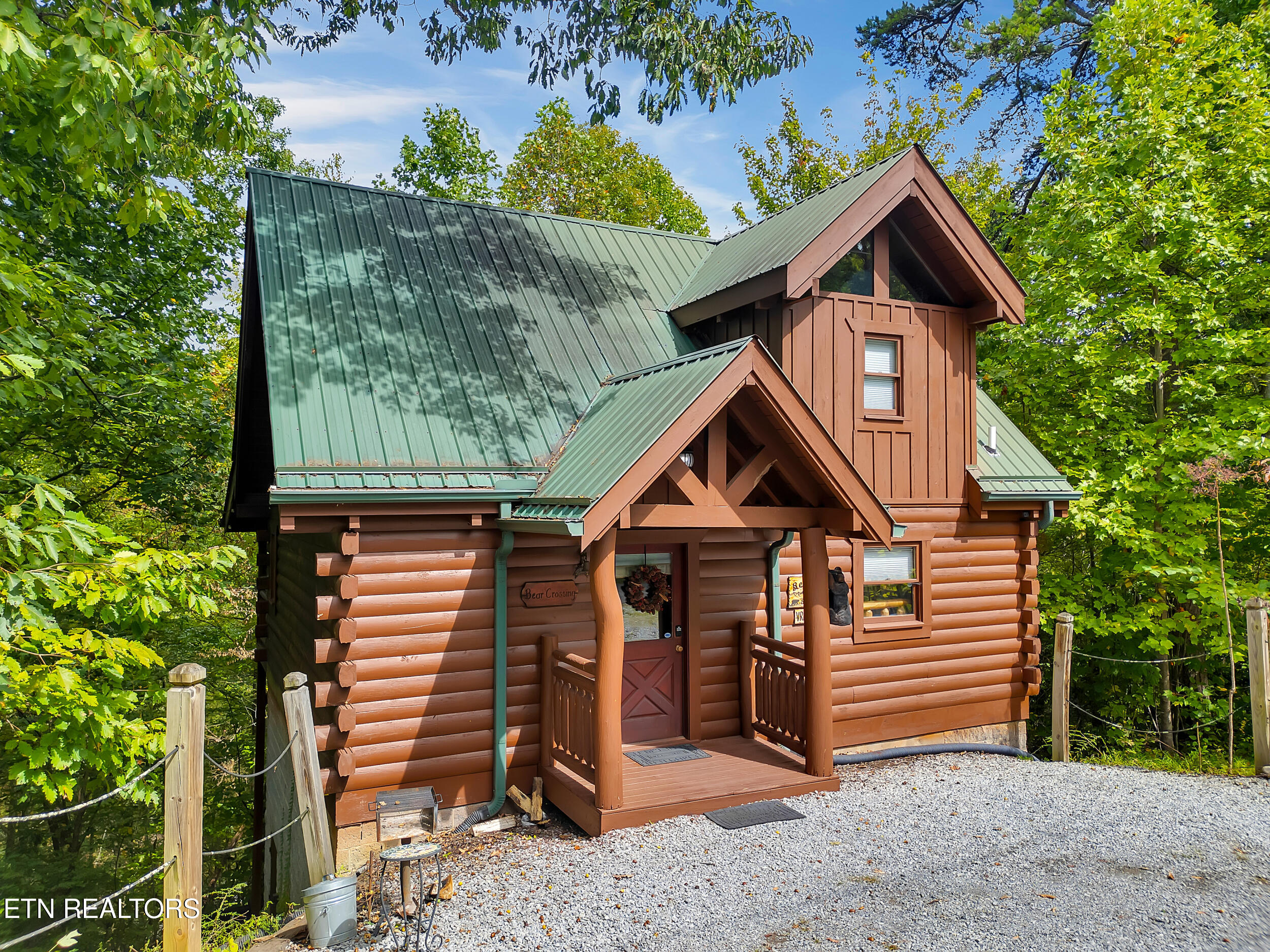 1906 Buckeye View Way