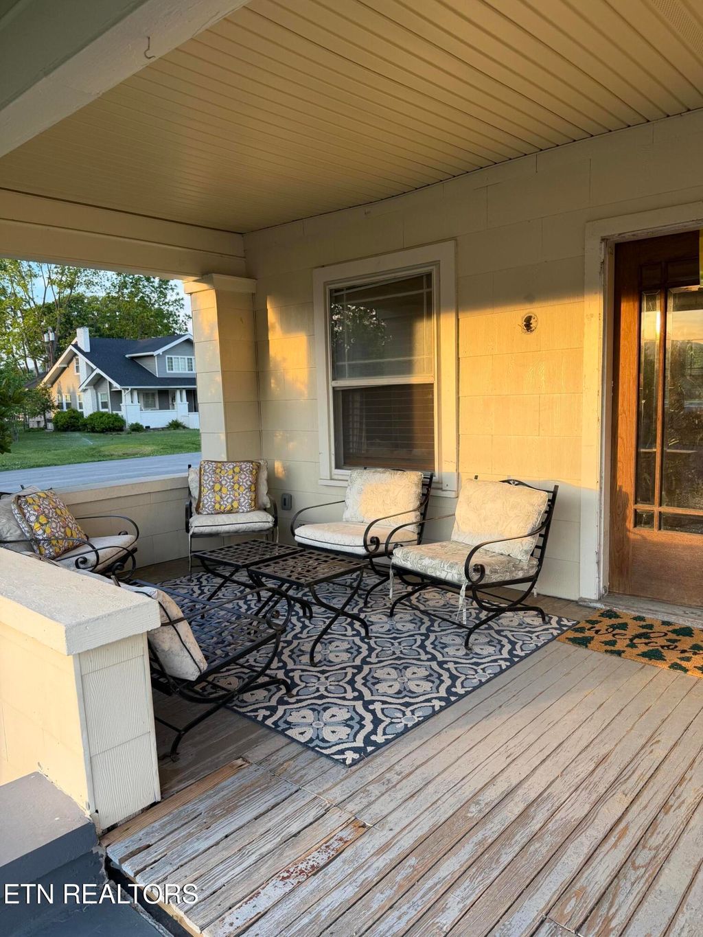 Photo of 116 N Petersborough Ave, Middlesboro, KY 40965 (MLS # 1341032)