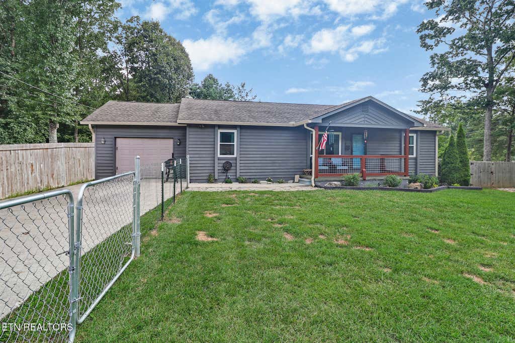 Photo of 502 Mockingbird Drive, Crossville, TN 38555 (MLS # 1350886)