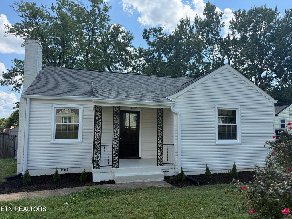 Photo of 854 Burroughs Rd, Alcoa, TN 37701 (MLS # 1353568)