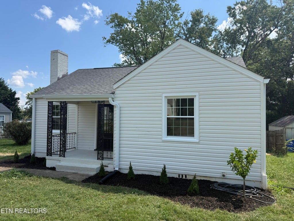 Photo of 854 Burroughs Rd, Alcoa, TN 37701 (MLS # 1353568)