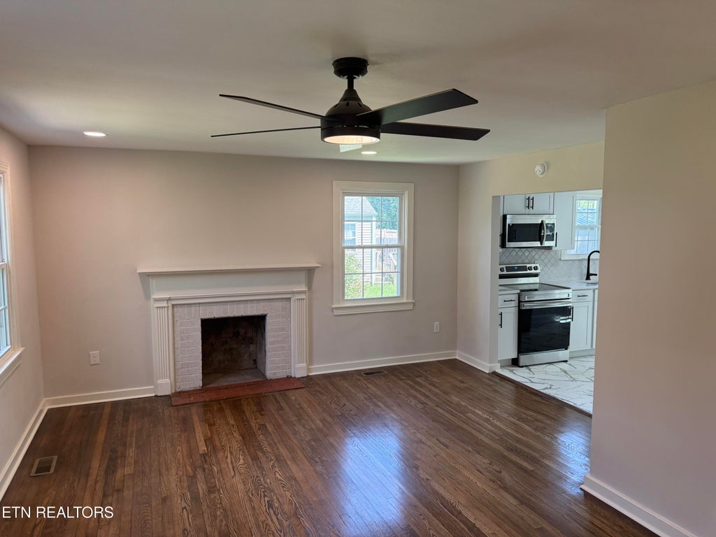 Photo of 854 Burroughs Rd, Alcoa, TN 37701 (MLS # 1353568)
