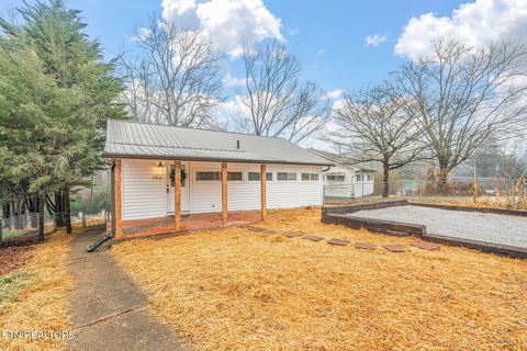 Photo of 100 Wellington Circle, Oak Ridge, TN 37830 (MLS # 1328621)