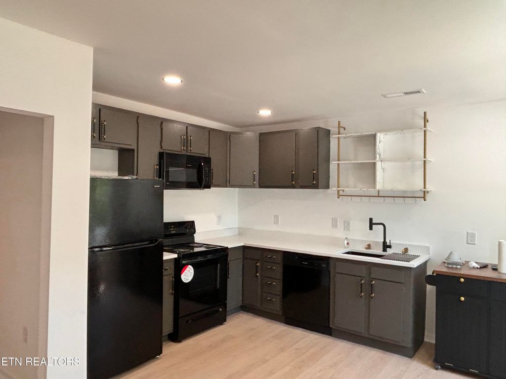 Photo of 425 Childs Rd, Harriman, TN 37748 (MLS # 1338258)