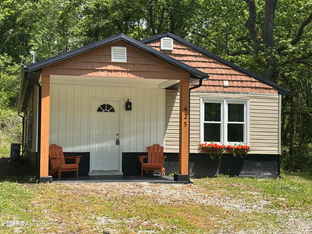 Photo of 425 Childs Rd, Harriman, TN 37748 (MLS # 1338258)