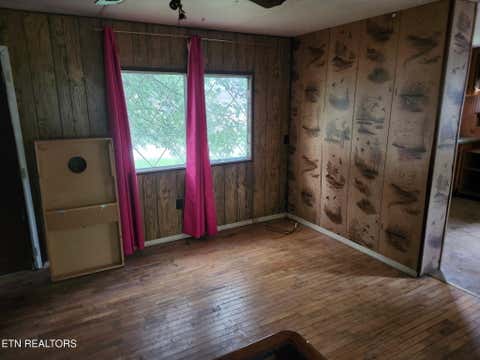 Tiny photo for 112 Queen St, Clinton, TN 37716 (MLS # 1348502)