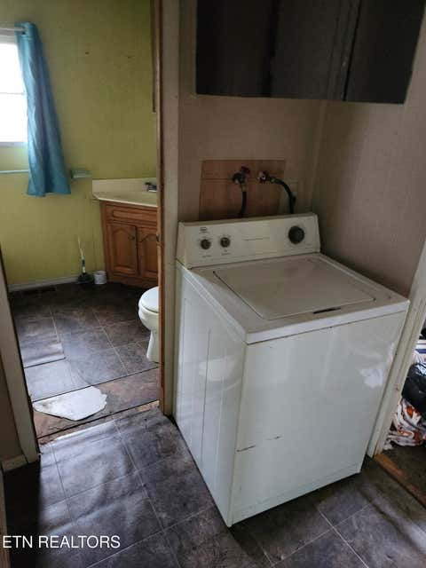 Tiny photo for 112 Queen St, Clinton, TN 37716 (MLS # 1348502)