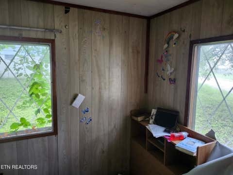 Tiny photo for 112 Queen St, Clinton, TN 37716 (MLS # 1348502)