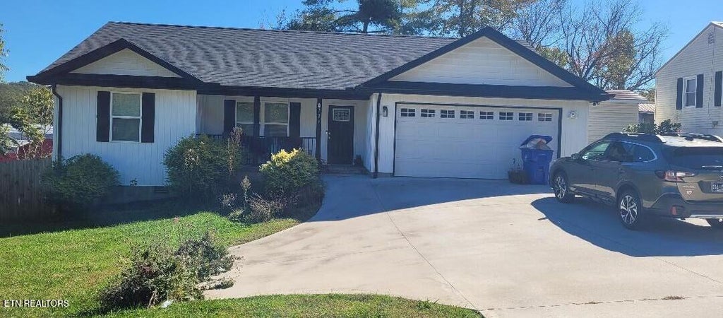 Photo of 723 Ridgeview Drive, Clinton, TN 37716 (MLS # 1360566)