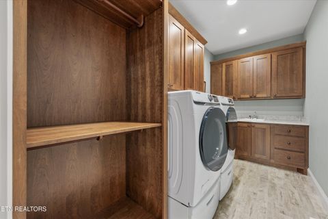 Tiny photo for 307 W Shore Drive, Rockwood, TN 37854 (MLS # 1333275)