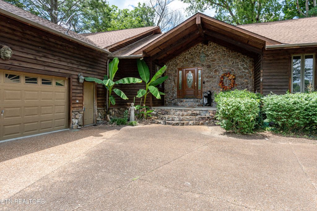 Photo of 229 Riverview Rd, Townsend, TN 37882 (MLS # 1266710)