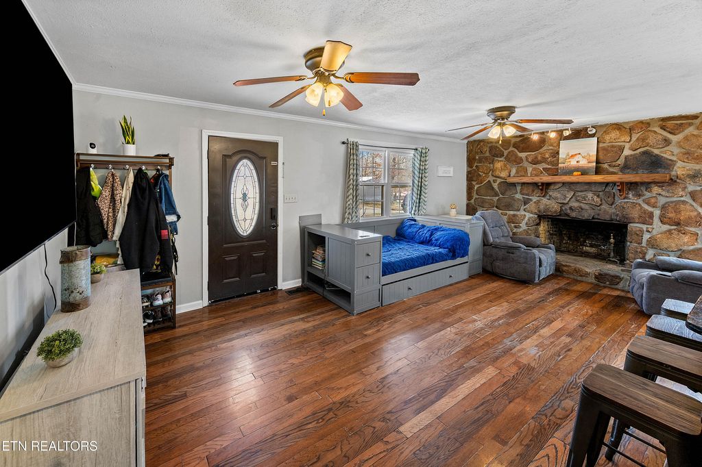 Photo of 2105 Cox Rd, Dandridge, TN 37725 (MLS # 1294224)