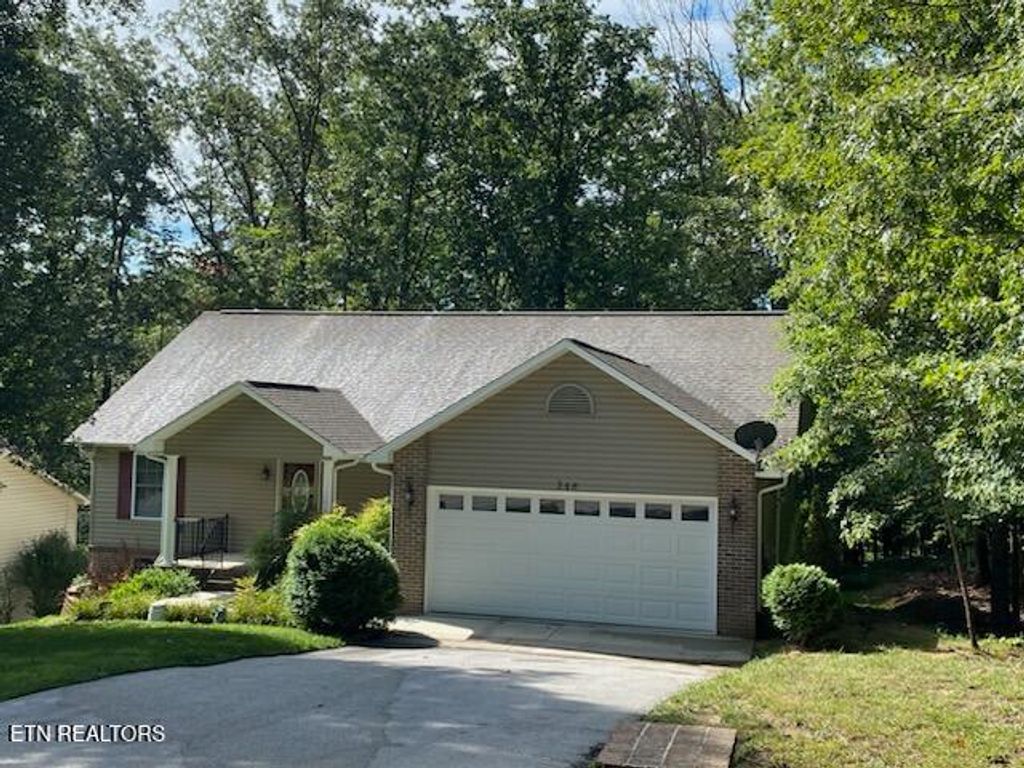 Photo of 348 Lakeview Drive, Fairfield Glade, TN 38558 (MLS # 1303013)